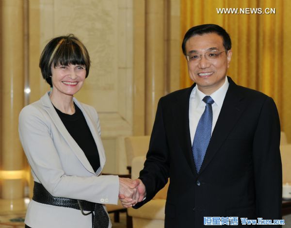 Chinese Vice Premier Li Keqiang (R) shakes hands with Swiss Foreign Minister Micheline Calmy-Rey during their meeting in Beijing, capital of China, on June 28, 2010. (Xinhua/Rao Aimin) (nxl)