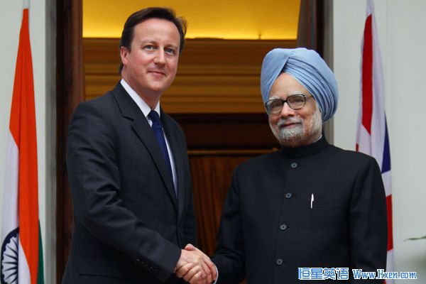 British Prime Minister David Cameron (L) shakes hands with his Indian counterpart Manmohan Singh before their meeting in New Delhi July 29, 2010. (Xinhua/Reuters Photo)