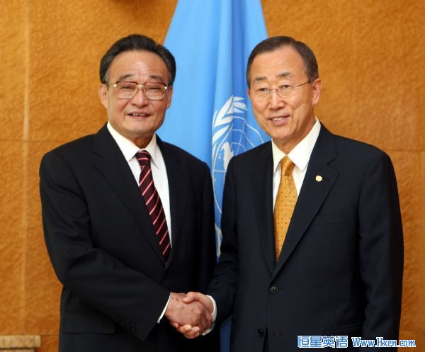Wu Bangguo (L), chairman of the Standing Committee of China's National People's Congress (NPC), meets with Secretary-General of the United Nations Ban Ki-Moon in Geneva, Switzerland, July 19, 2010. (Xinhua/Ju Peng)