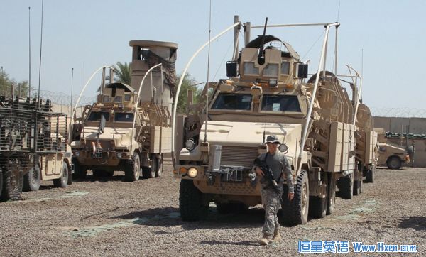 A U.S. soldier patrols near military armoured vehicles as the U.S. army prepares to leave a military base in Mahaweel, 60 km (35 miles) south of Baghdad July 25, 2010. (Xinhua/Reuters File Photo) A U.S. soldier patrols near military armoured vehicles as the U.S. army prepares to leave a military base in Mahaweel, 60 km (35 miles) south of Baghdad July 25, 2010. (Xinhua/Reuters File Photo)