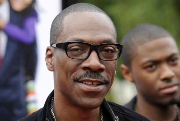 Cast member Eddie Murphy attends the premiere of the film 'Imagine That' in Los Angeles Cast member Eddie Murphy attends the premiere of the film 'Imagine That' in Los Angeles June 6, 2009. (Xinhua/Reuters)