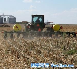 Farmers in the Texas High Plains till just a strip of soil where the seed and fertilizer go. The rest is left alone.