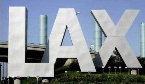 ��Ů����ֹ�ɷ�˷ɻ������˳���Яը��