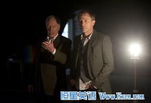 Daniel Craig as Mikael Blomkvist, right, and Christopher Plummer as Henrik Vanger in 