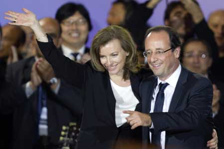 ���ʵ�ͬ��Ů����С��