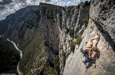 23���������ͽ������500Ӣ������