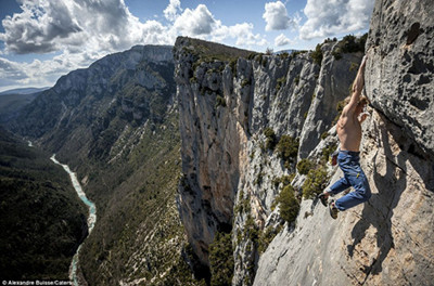 23���������ͽ������500Ӣ������