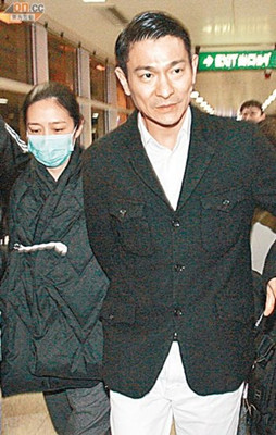 ��ý�����»�8��ϲ��һŮ