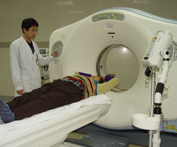 �ݴ���ͯ��CTɨ�����°�����