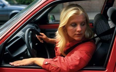 �¹�С��ͣ��λ��Ů�б�