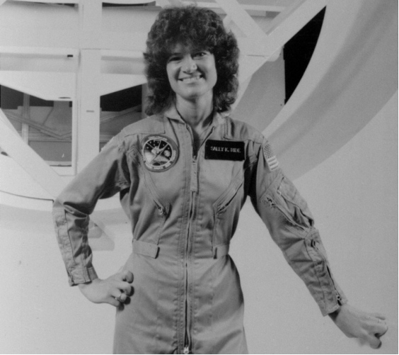 ������λŮ����Ա������һȥ��