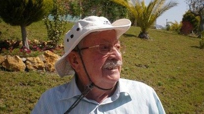 ��ս�ϱ�200���ӳ�����Ӫ ֻΪ��¹�Ů�����