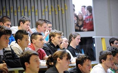 ����Ļ�����У԰