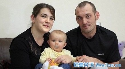 Ӣ��Ů�Ӽ�鱳ʹʱ��֪���� 6Сʱ����ŮӤ