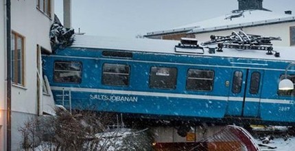 ������Ů��͵�� �ѹ�һͷײ������¥