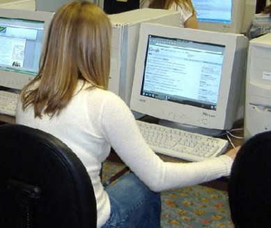 ���飺���ϰ칫�˳�ʱ�䱻�˷�