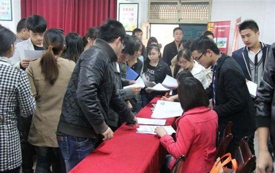 Ӯ��У��:У԰��Ƹ���ϱ�ʤ��ְ5�����