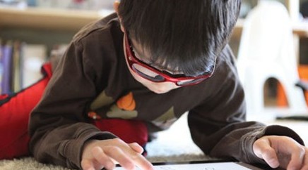 Ӣ������Ůͯ��iPad��� ���ܾ�������