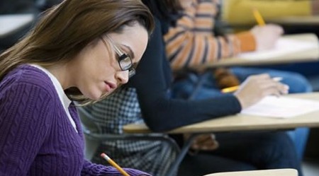 ��52��������19��Ů������Ӣ�� ����7ǧŷ