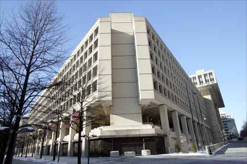 FBI前特工承认向美联社记者泄密 面临12年监禁
