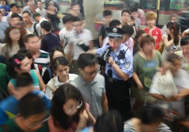 中秋回家:上海地铁新纪录867万人次