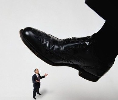 职场兵法:如何破解老板让你背黑锅