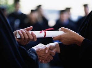 商学院毕业生炮轰MBA学位不值钱