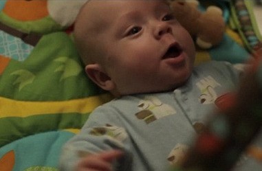 感人<a href=http://wwW.hxen.com/englishvideo/ target=_blank class=infotextkey>视频</a>:顽强小宝宝成长的一年