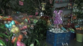Christmas is Big Business for Chinese Village