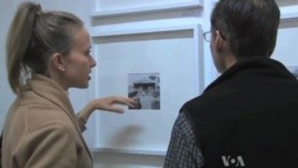 Photos as Window on the World