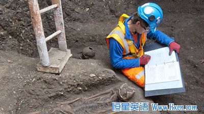 经济学人下载:老骨头 墓地问题