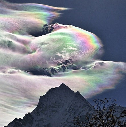 ˭�ȵ���ɫ�Ʋ� �����еĲʺ���