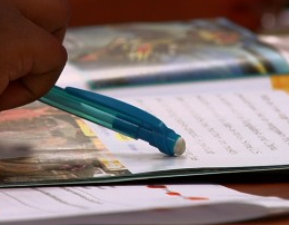 Ӣ���̸��Ŀ:�೤ʱ���ǿ���Ķ���ѧ���а���