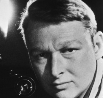 Ӣ���̸��Ŀ:��˹����ѵ�������&middot;��ƶ�˹ȥ��