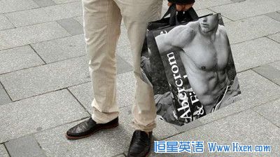 经济学人下载:种族歧视 着装要求