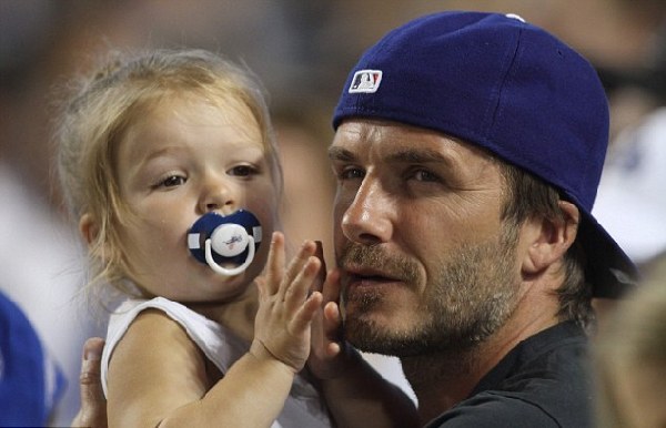 Ӣý��С��ҧ���� С����ŭ���Ļػ�