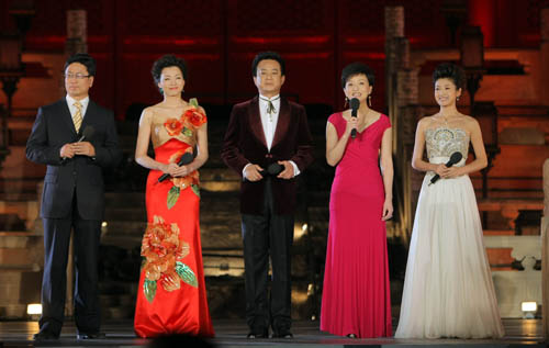 Welcome to Beijing: Singers celebrate 100-day Olympic countdown at Tai Miao