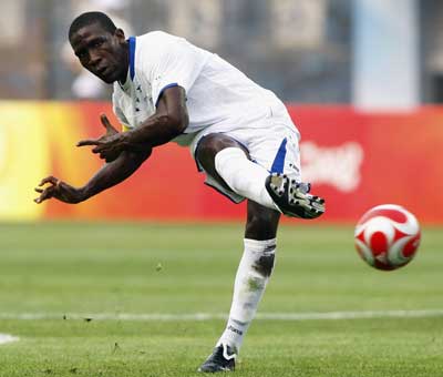 Photo: Hendry Thomas of Honduras takes a shot