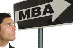 ����ϰ������ 889 open the door to sth