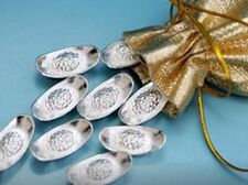 ����ϰ������ 904 under a cloud